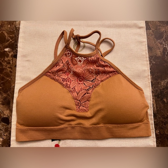 Bundle of 4 bralettes 💚🖤❤️🧡 - Picture 3 of 15